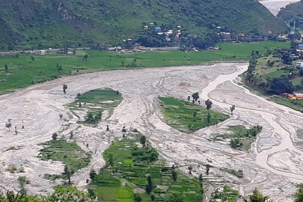 बाढीपहिरोले काभ्रेका ९२ विद्यालयमा क्षति