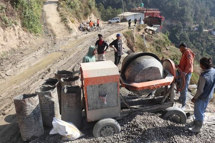 बालाजु–ककनी सडक स्तरोन्नति काम हुँदै