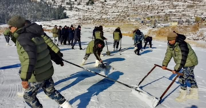 हवाई सेवा सूचारु गर्न हिउँ पन्छाउदै 