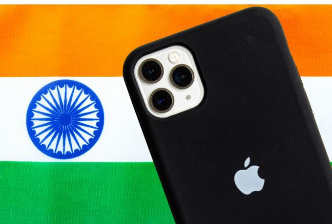 ट्रम्पको कर नीति: भारतवाट अमेरिकामा आइफोन निर्यात ७६ प्रतिशतले बृद्दी