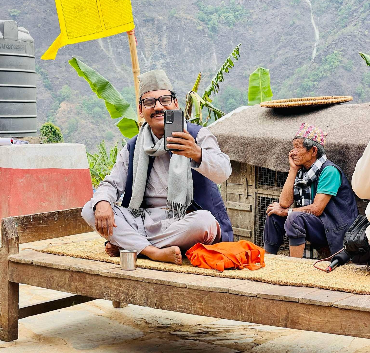 हेर्नुस् ‘माइतीघर’मा माग्ने वुढाको लुक्स