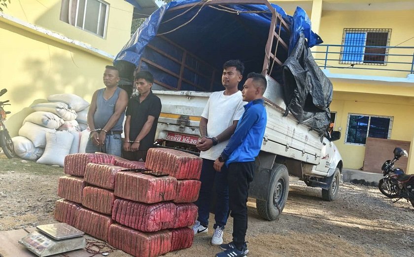लागुऔषध प्रयोगकर्ताको नयाँ उपायः भुस प्रयोग गरेर २ क्विन्टलभन्दा बढी गाँजा लुकाएर लैजाँदै गरेका ४ जना पक्राउ