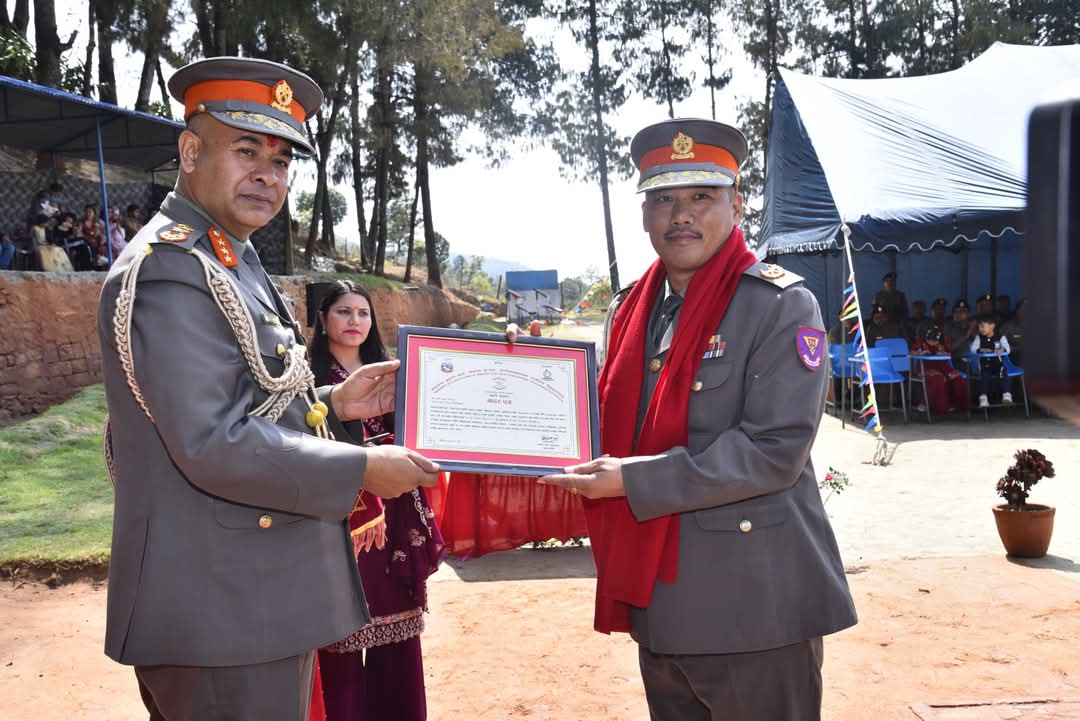 AIG बढुवामा सशस्त्र प्रहरी अधिकृत - जवानमा खुसियालि,  प्रतिस्पर्धिको रुवाबाशी !