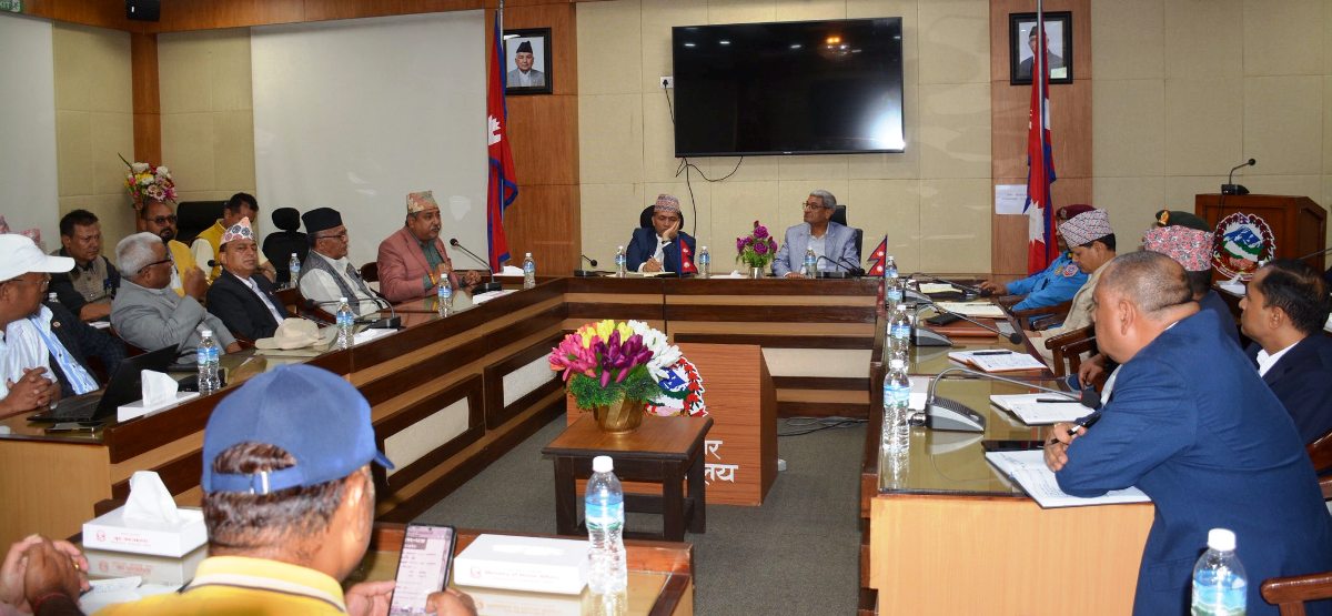 सरकार र आन्दोलित यातायात व्यवसायीबीच छ बुँदे सहमति,निष्कर्ष निस्कन नसकेपछि आज पुनःबैठक बस्ने 