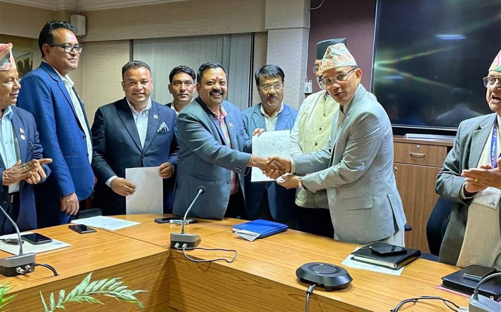सरकारसँग सहमति भएपछि सुनचाँदी व्यवसायीको आन्दोलन स्थगित, आजदेखि पसल खुल्ने
