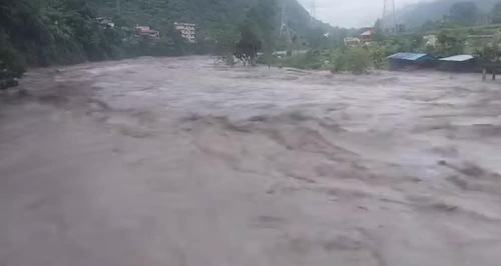 रसुवाको ल्हेन्दे खोलामा बाढी, भोटेकोशी र त्रिशूलीका किनारमा सतर्कता अपनाउन आग्रह