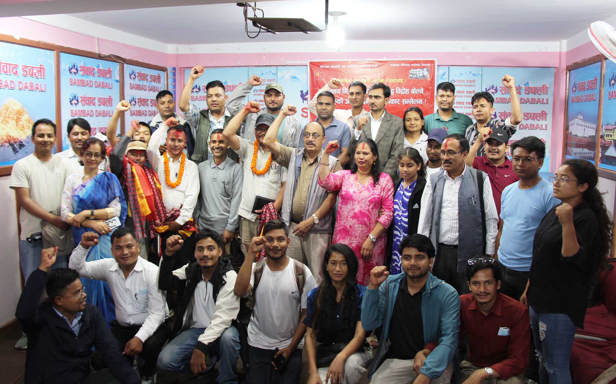 न्यायाधीश कालोमोसो प्रकरणः २८ दिनपछि छुटेका नेताहरुलाई बहुमतले गर्यो अभिनन्दन
