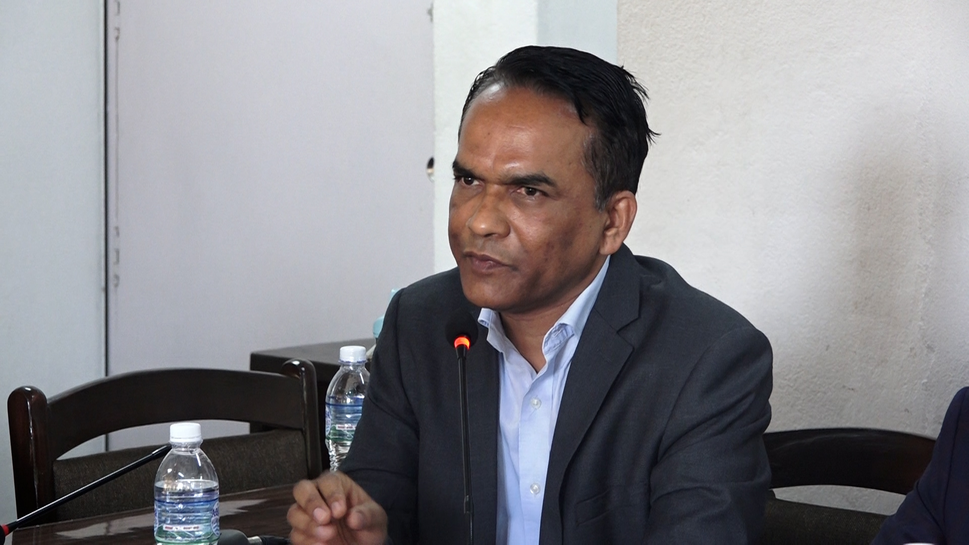 ऋण दिँदैमा व्यवसायी सफल हुँदैनन्  : गभर्नर पौडेल 