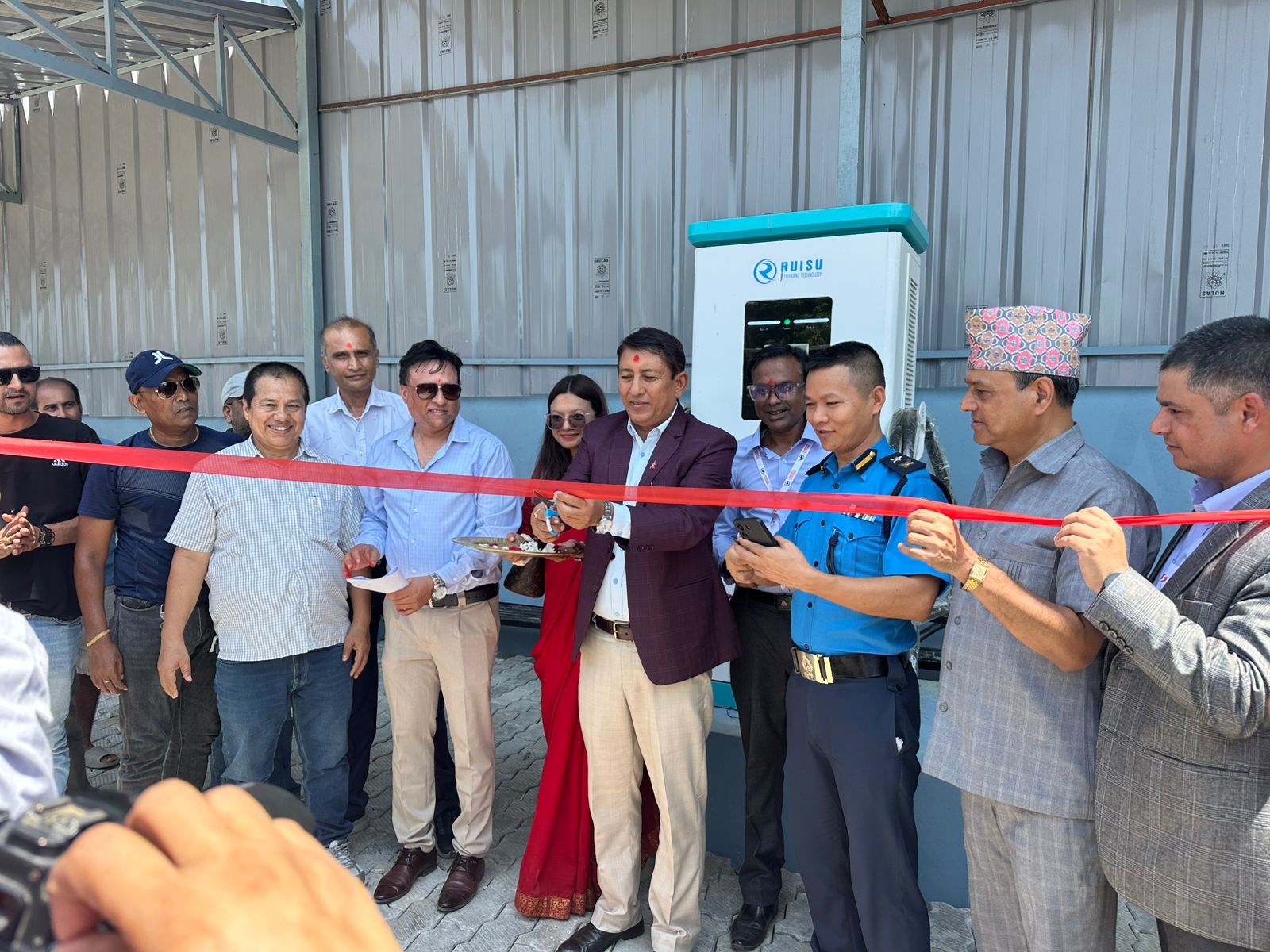 शशिला मोटर्सले ड्राइभर टोलमा निर्माण गर्यो चार्जिङ स्टेशन