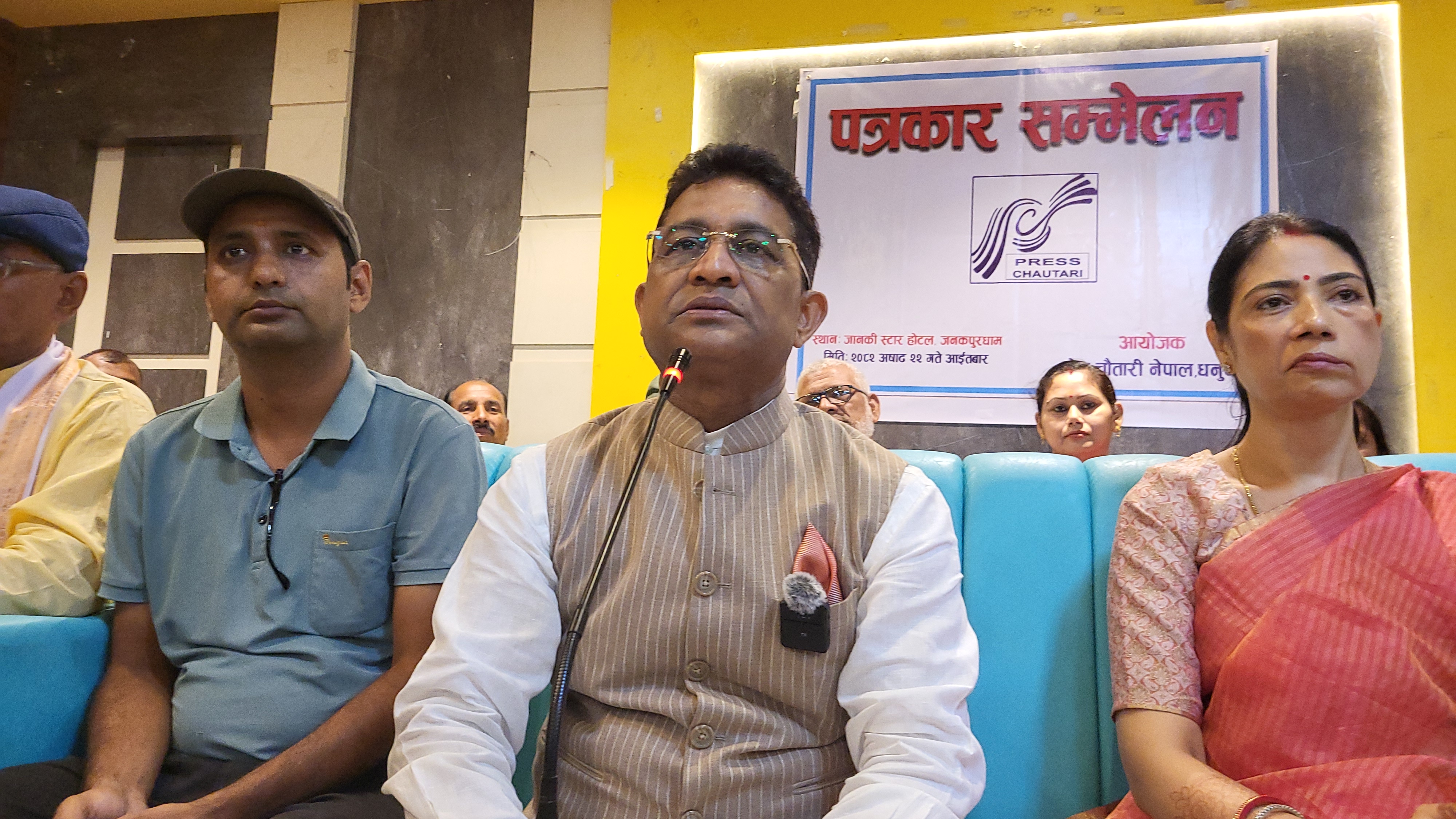 बिमलेन्द्र निधिमाथि खनिए एमाले नेता रघुवीर महासेठ
