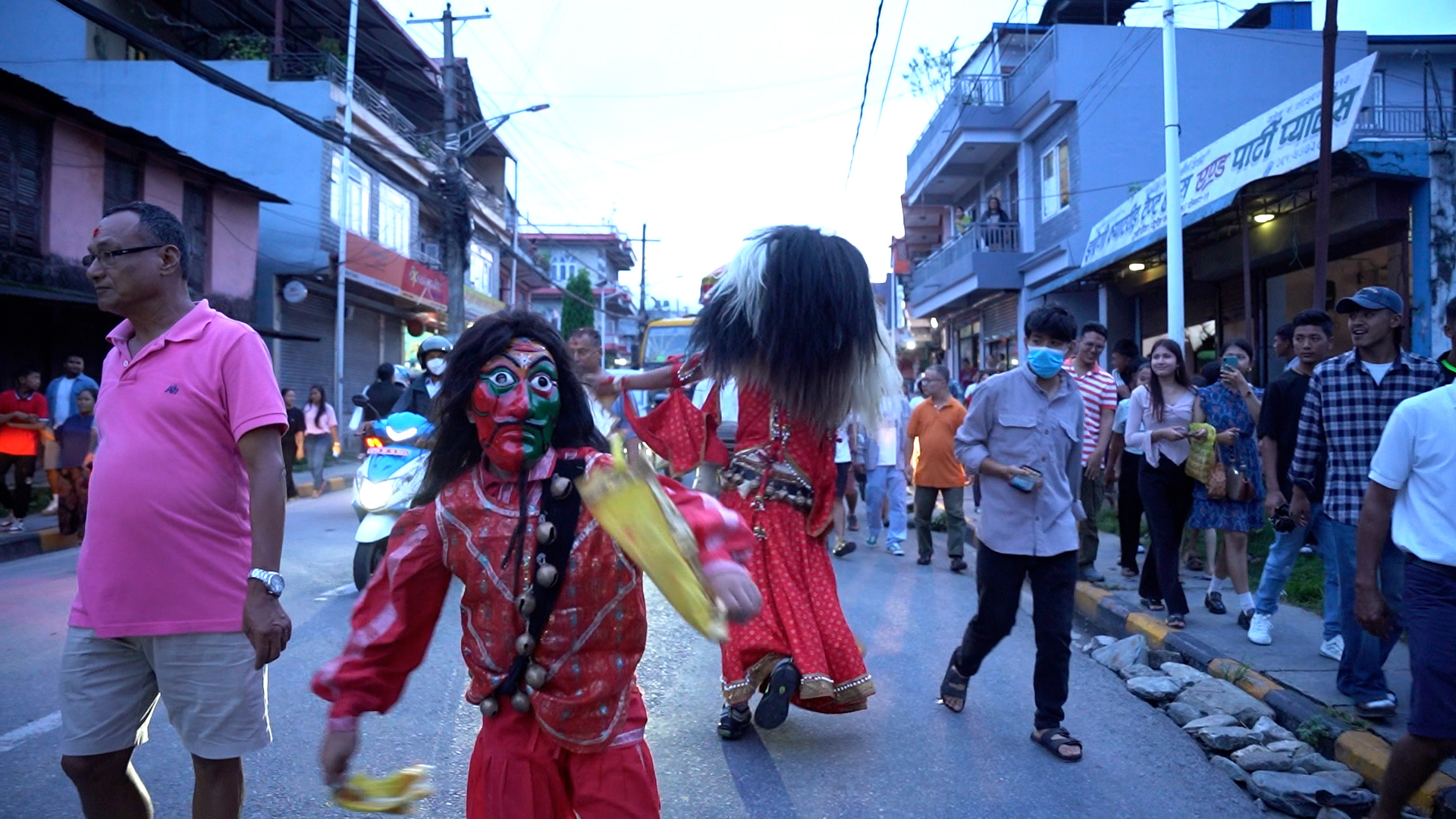 पोखरामा क्लासिक लाखे नृत्य प्रस्तुती
