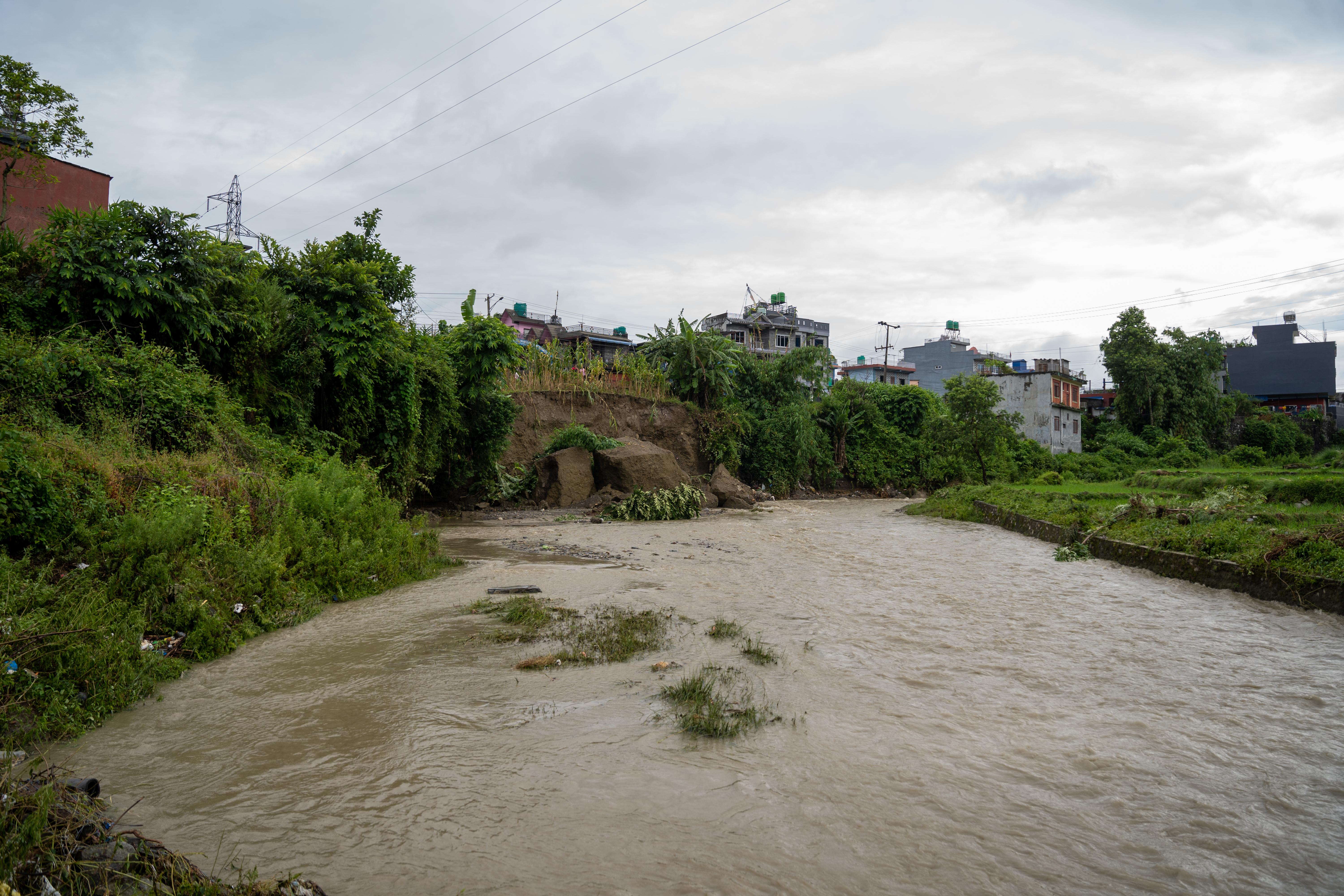 अविरल वर्षाले पोखराका विभिन्न स्थान डुबानमा 