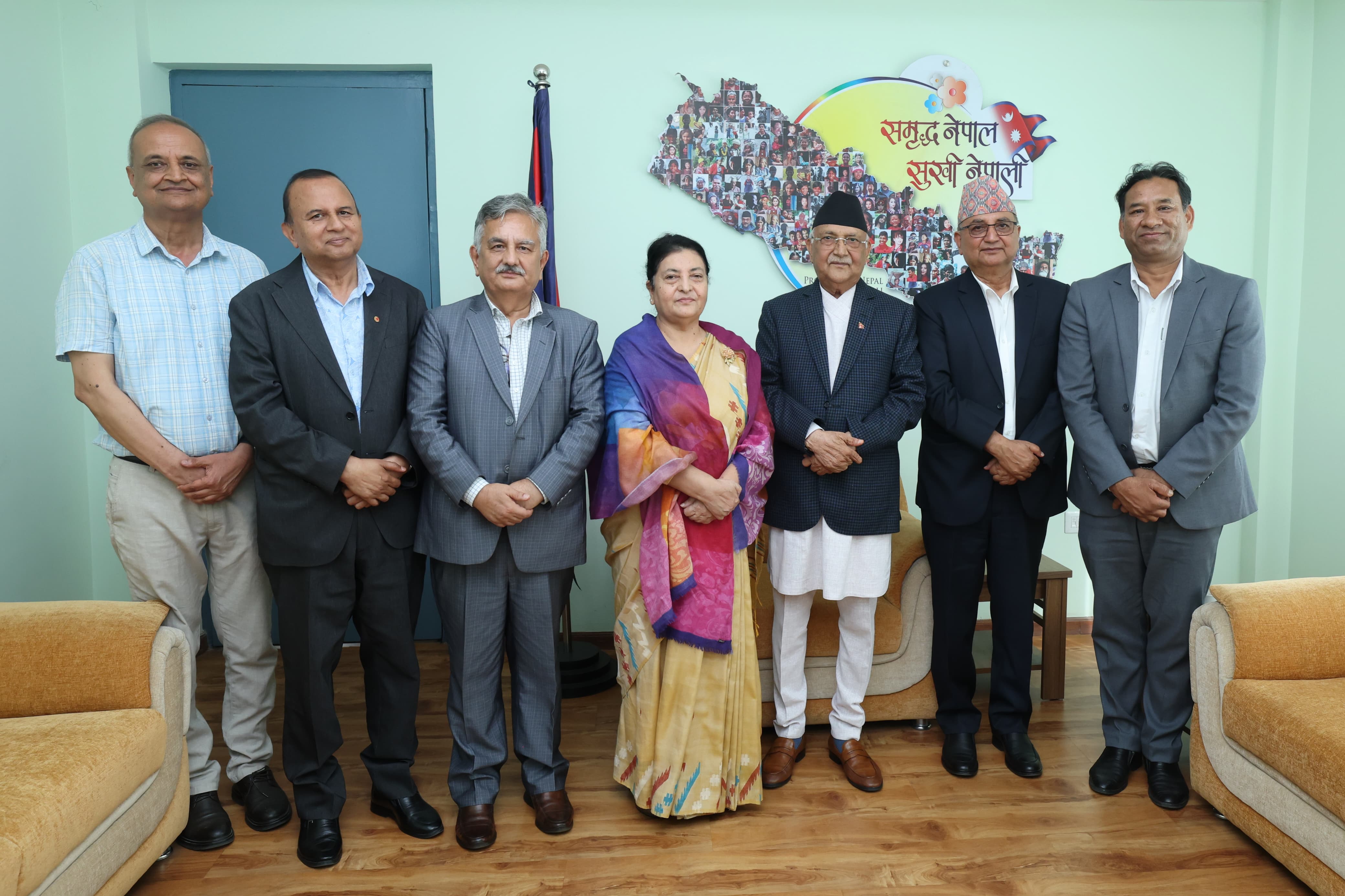 अपडेटः ओली र भण्डारी बिच भेटबार्ता सुरू, खिचाए तस्विर