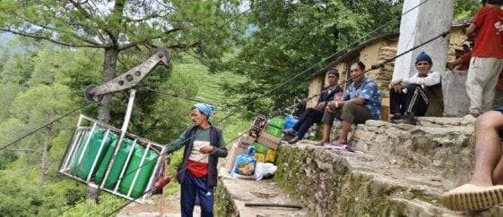 दुर्गम मना गाउँमा राहत बनेको ग्राभिटी रोपवे