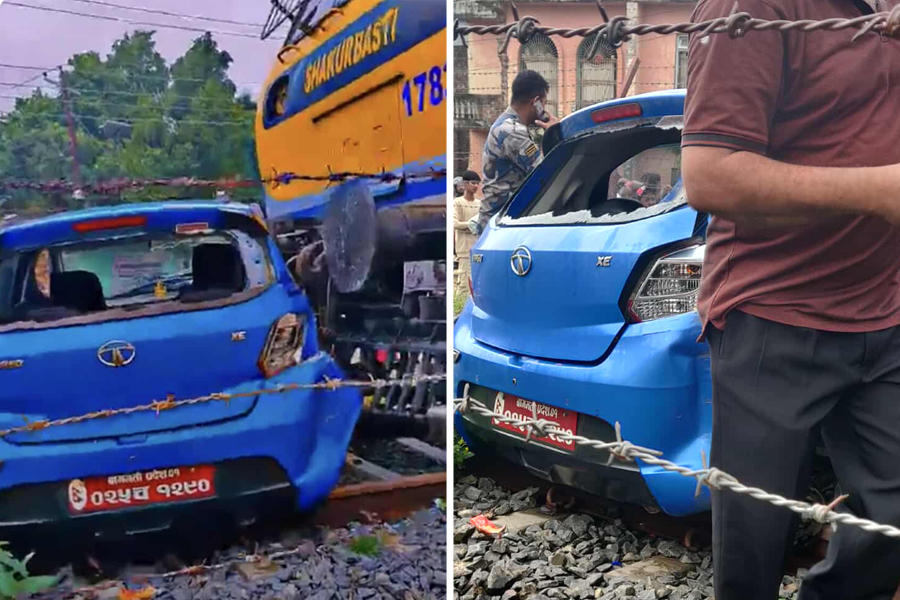 रेलवे लिक क्रस गर्ने क्रममा रेल र कार ठोक्किए
