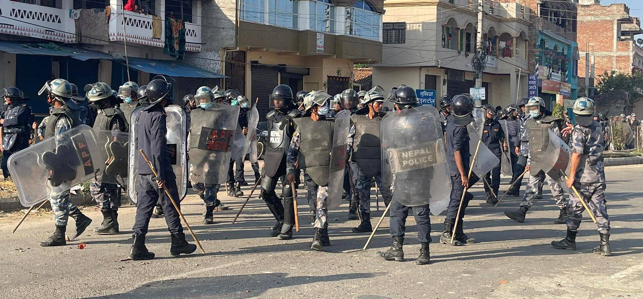 धनुषामा मुर्ति विसर्जनको क्रममा दुई समुदायबीच विवाद
