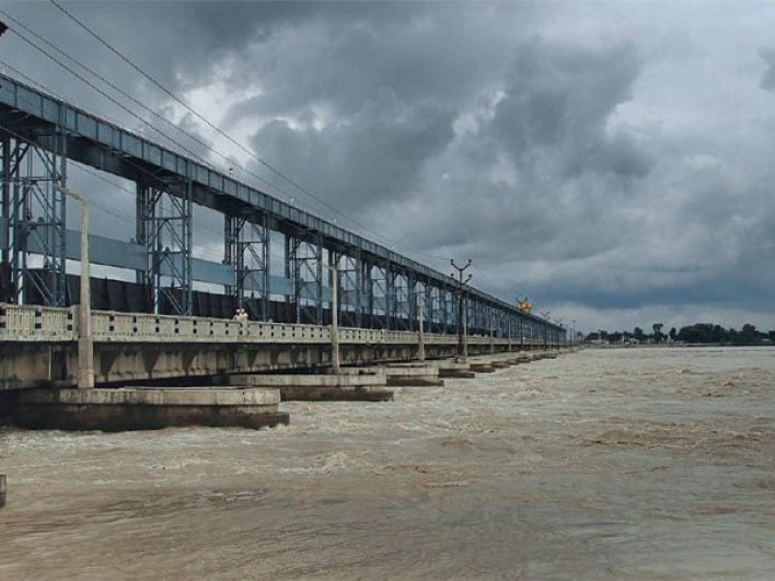 महाकाली नदीमा पानीको बहाव उच्च भएपछि आवागमन बन्द