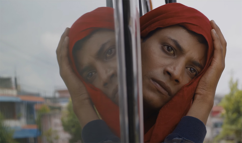 ‘गुन्यु चोलो : द ड्रेस’को ट्रेलरमा लिंगीय पहिचान उजागर गर्न खोज्ने छोरोको संघर्ष र तनाव