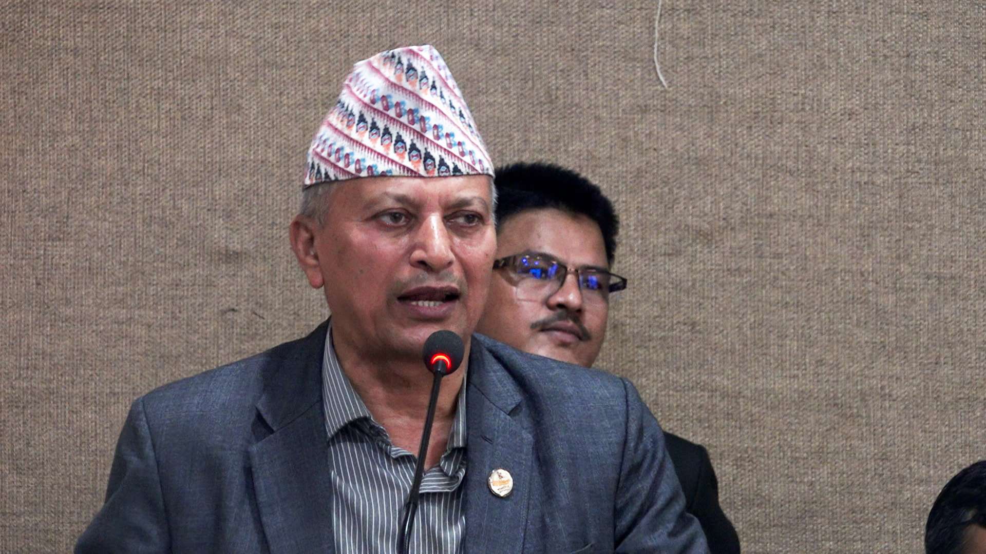 नियमन कमजोर हुँदा सहकारीमा समस्याहरु आएः मन्त्री अधिकारी