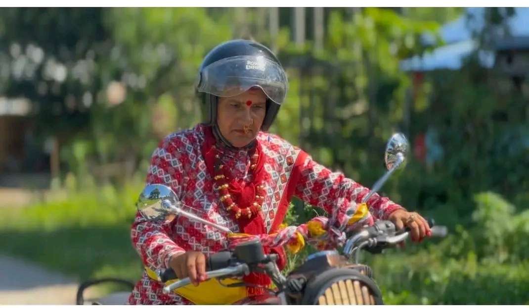 ‘बुलेटे आमा’ सुशिला उप्रेतीले प्रधानमन्त्री सुशीला कार्कीसंग भेटघाट गर्दै