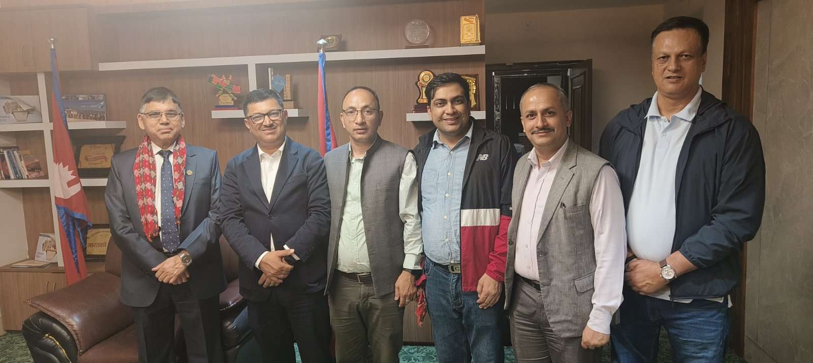 भौतिक मन्त्री दाहाल मनिला प्रस्थान