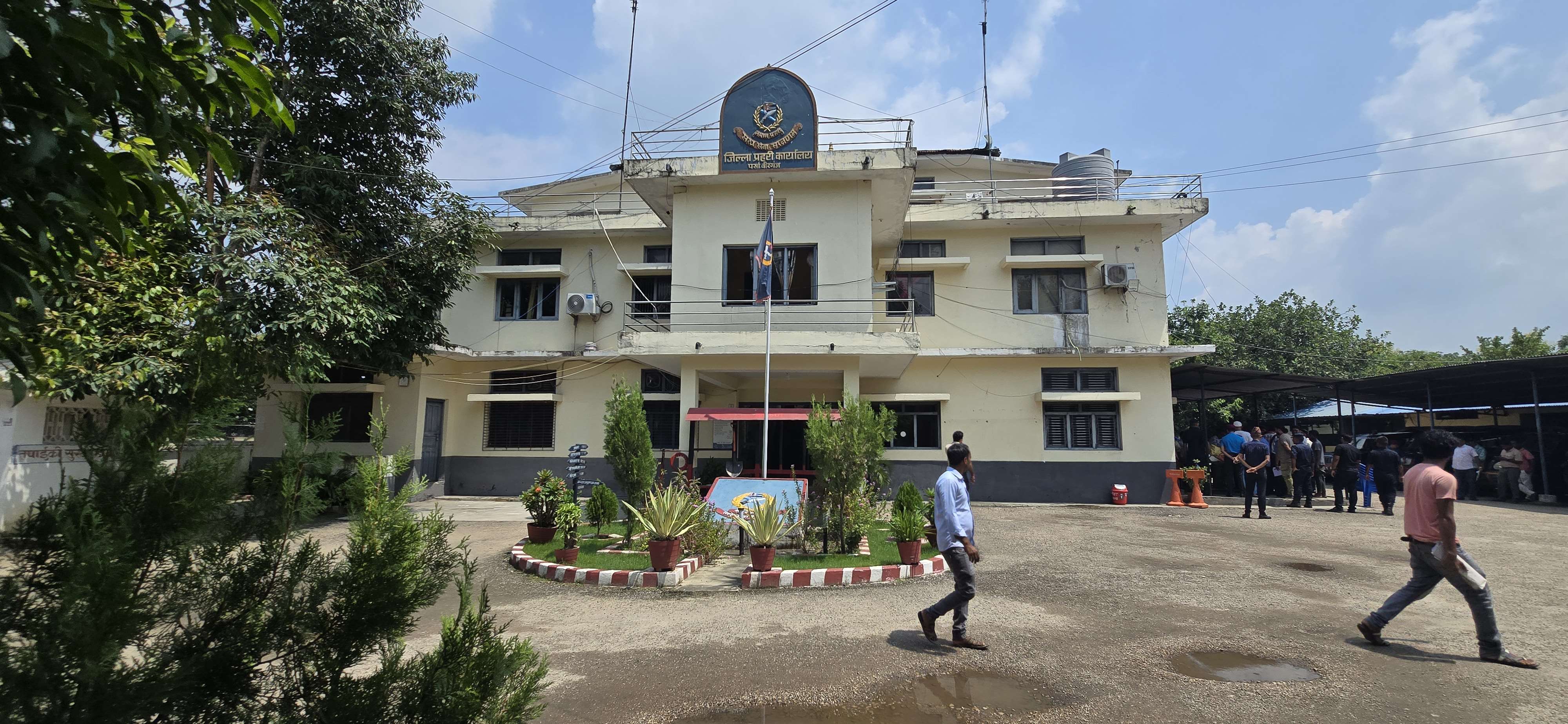 जेलबाट फरार आठ जना कैदी पर्सामा पक्राउ