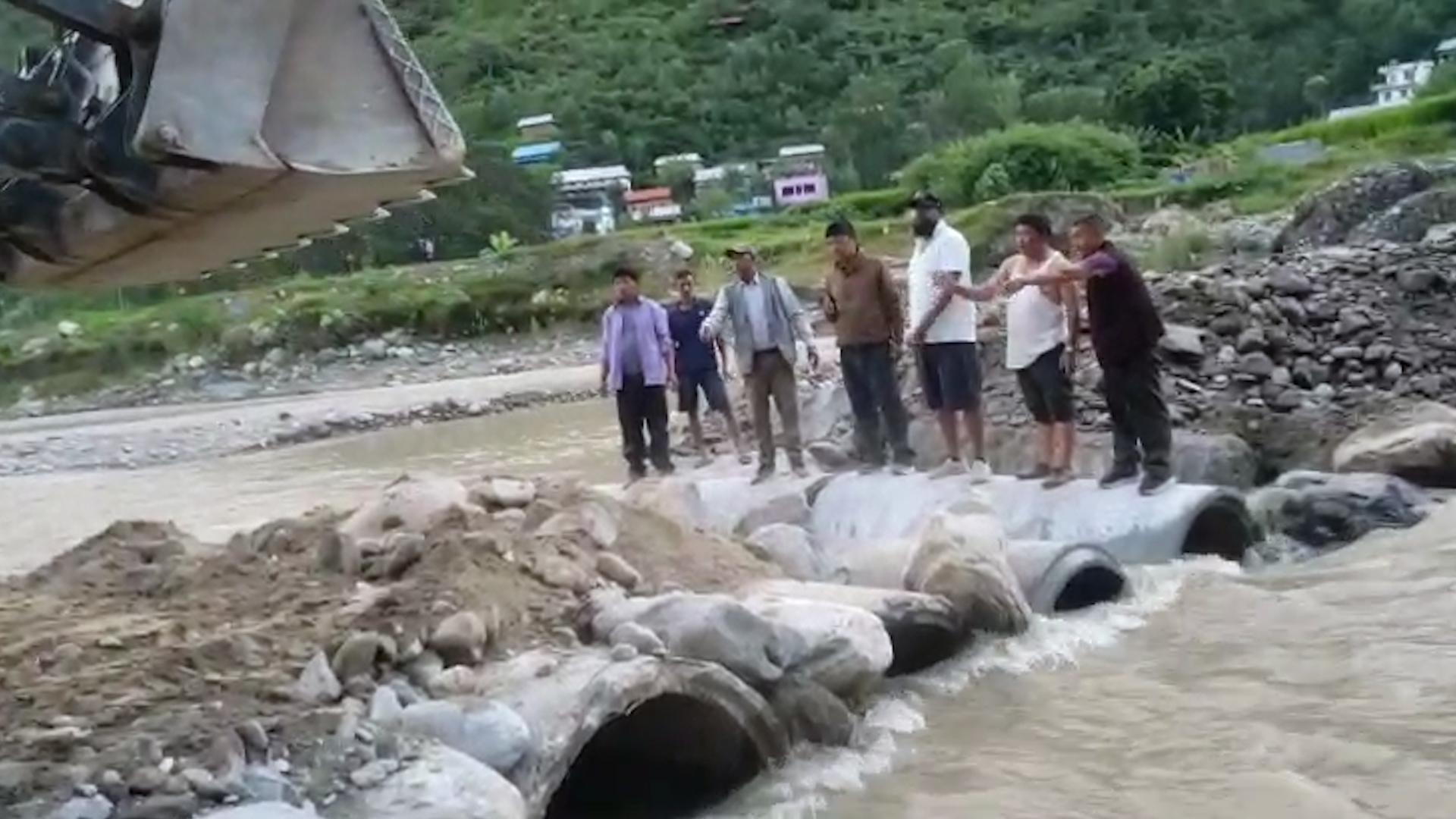 रोसीमा डाइभर्सन बनाएपछि काठमाडौंबाट रामेछापको सुनापति, दोरम्बा र खाँडादेवी आउजाउमा सहज