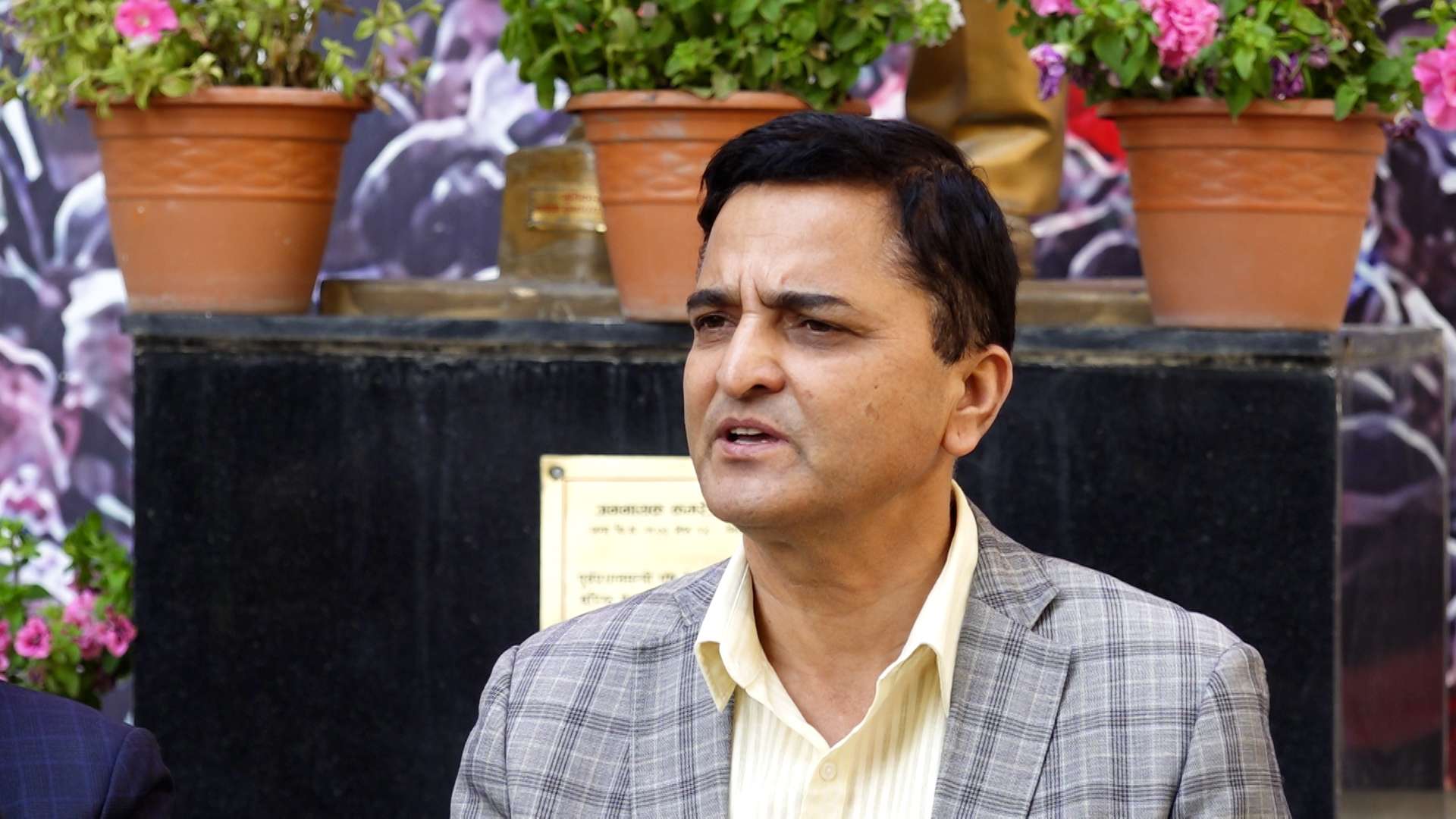 सामाजिक सन्जालमाथिको प्रतिबन्ध लामो समय जाँदैन्ः योगेश भट्टराई 