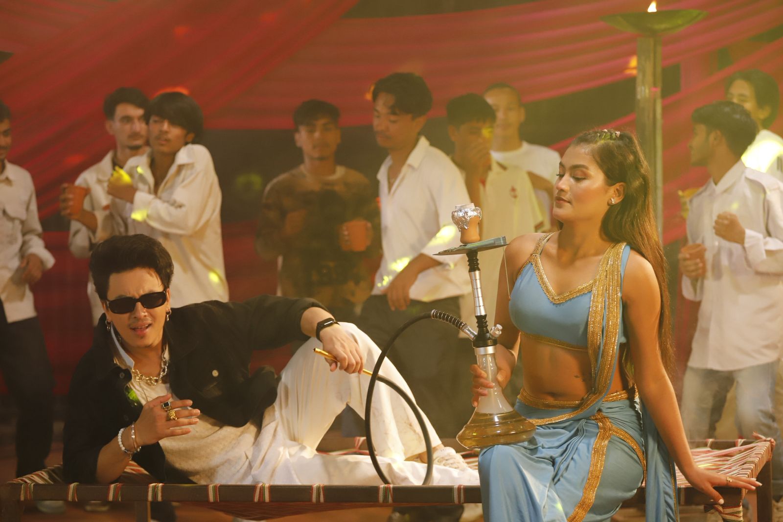 ‘बेली चमेली’ गीत सार्वजनिक ‘बेली चमेली’ गीत सार्वजनिक