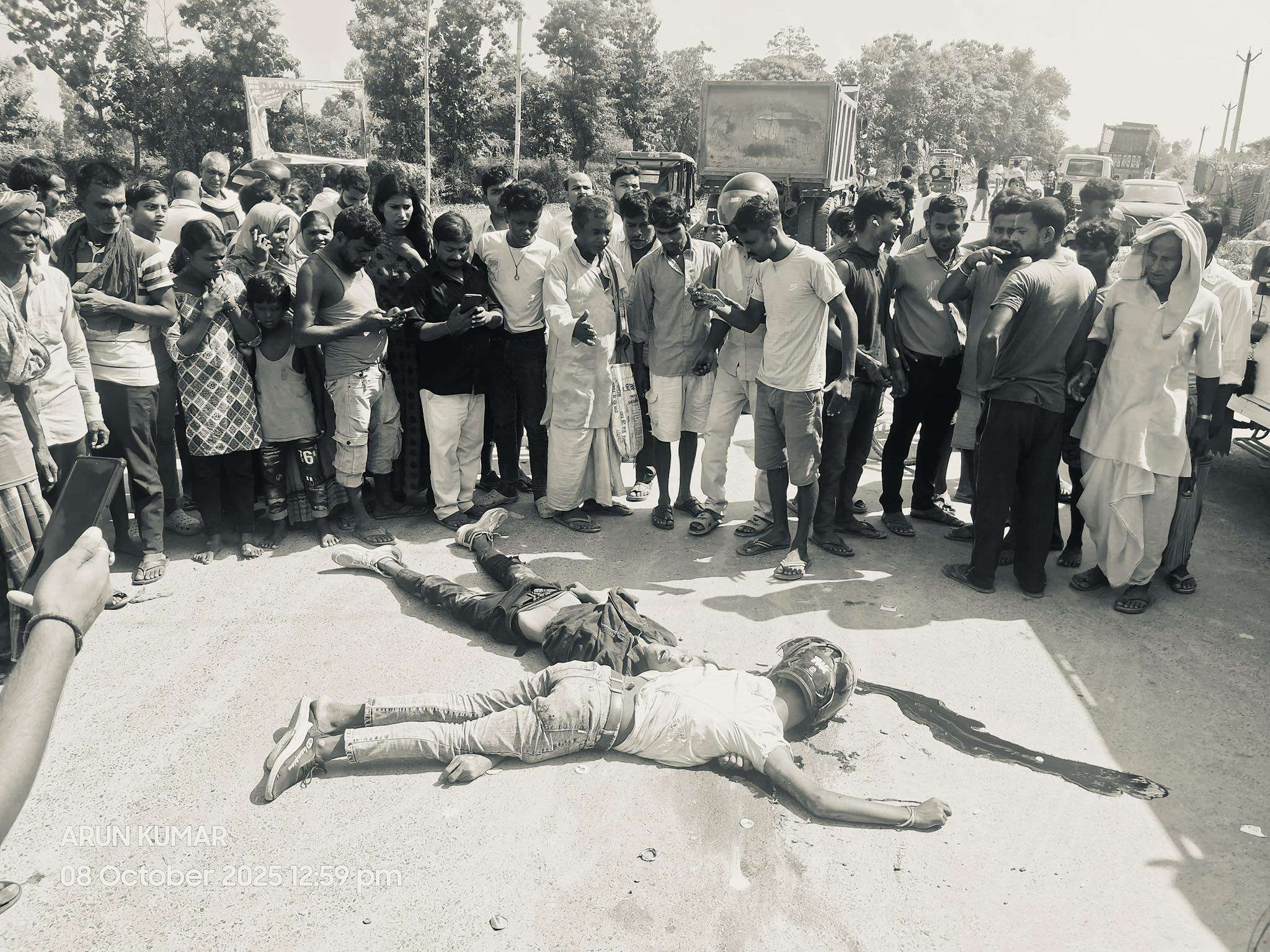 सर्लाहीको सिमावर्ती भारतीय बजारमा नेपाली मोटरसाइकल दुर्घटना हुँदा दुई जनाको मृत्यु