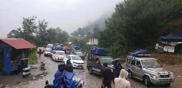 वर्षाको कारण बिपी राजमार्ग अवरुद्ध  वर्षाको कारण बिपी राजमार्ग अवरुद्ध