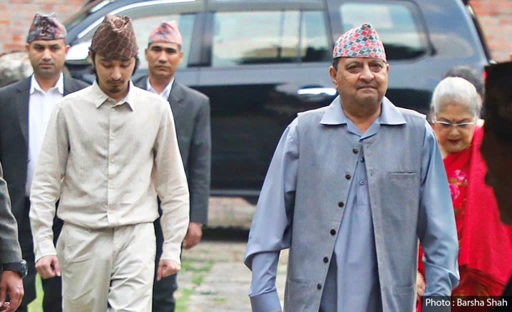 परिवारसहित ह्याम्स अस्पताल पुगेर पूर्वराजा शाहले गराए स्वास्थ्य परीक्षण