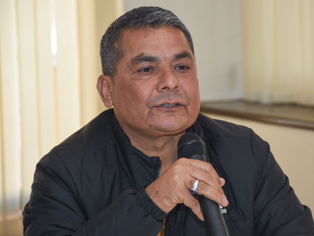 दुर्गा प्रसाईँद्वारा आकस्मिक बैठक आह्वान