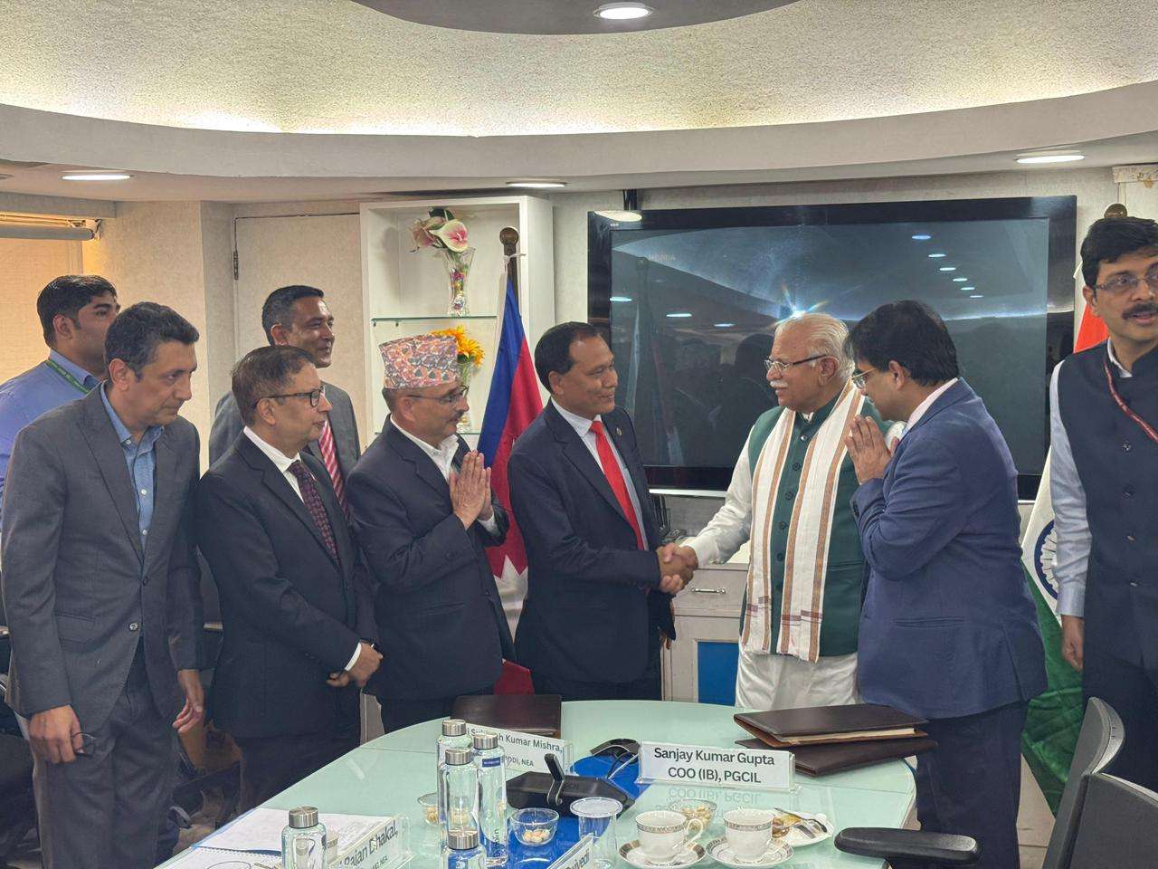 उर्जामन्त्री कुलमान घिसिङ र भारतका विद्युतमन्त्री मनोहरलाल खट्टरबीच भेटवार्ता उर्जामन्त्री कुलमान घिसिङ र भारतका विद्युतमन्त्री मनोहरलाल खट्टरबीच भेटवार्ता