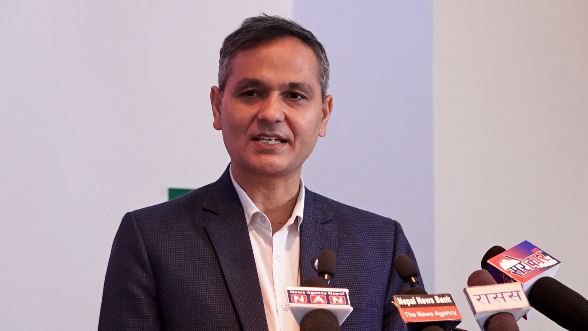 गृहमन्त्रीलाई हटाउने निर्णय नभएको प्रधानमन्त्री कार्यालयको स्पष्टिकरण गृहमन्त्रीलाई हटाउने निर्णय नभएको प्रधानमन्त्री कार्यालयको स्पष्टिकरण