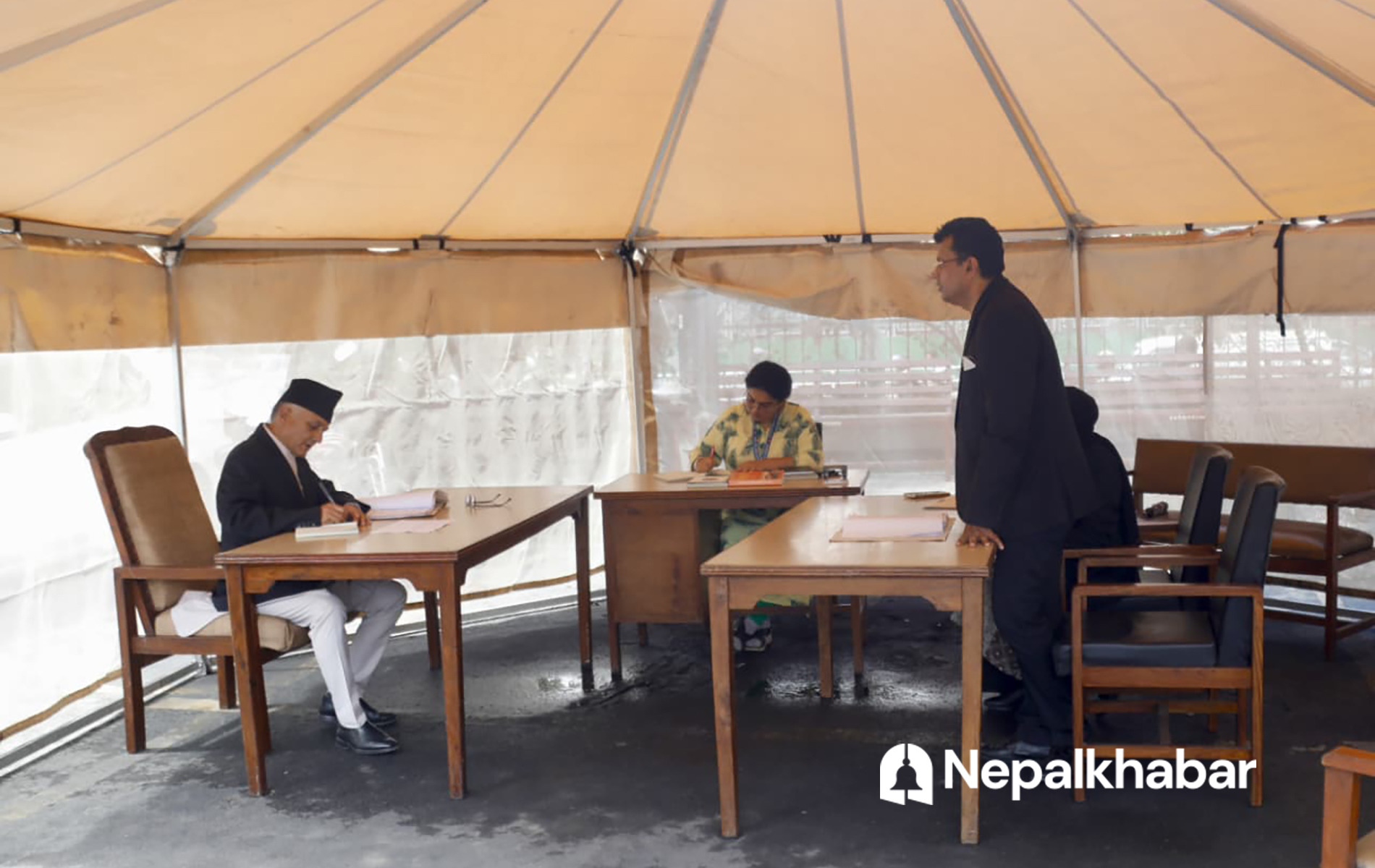 प्रतिनिधि सभा विघटनविरुद्ध सर्वोच्च पुगे तीनवटा रिट