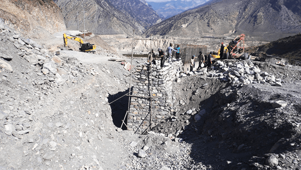 निर्माणको अन्तिम चरणमा ठिनी खोलाको पुल