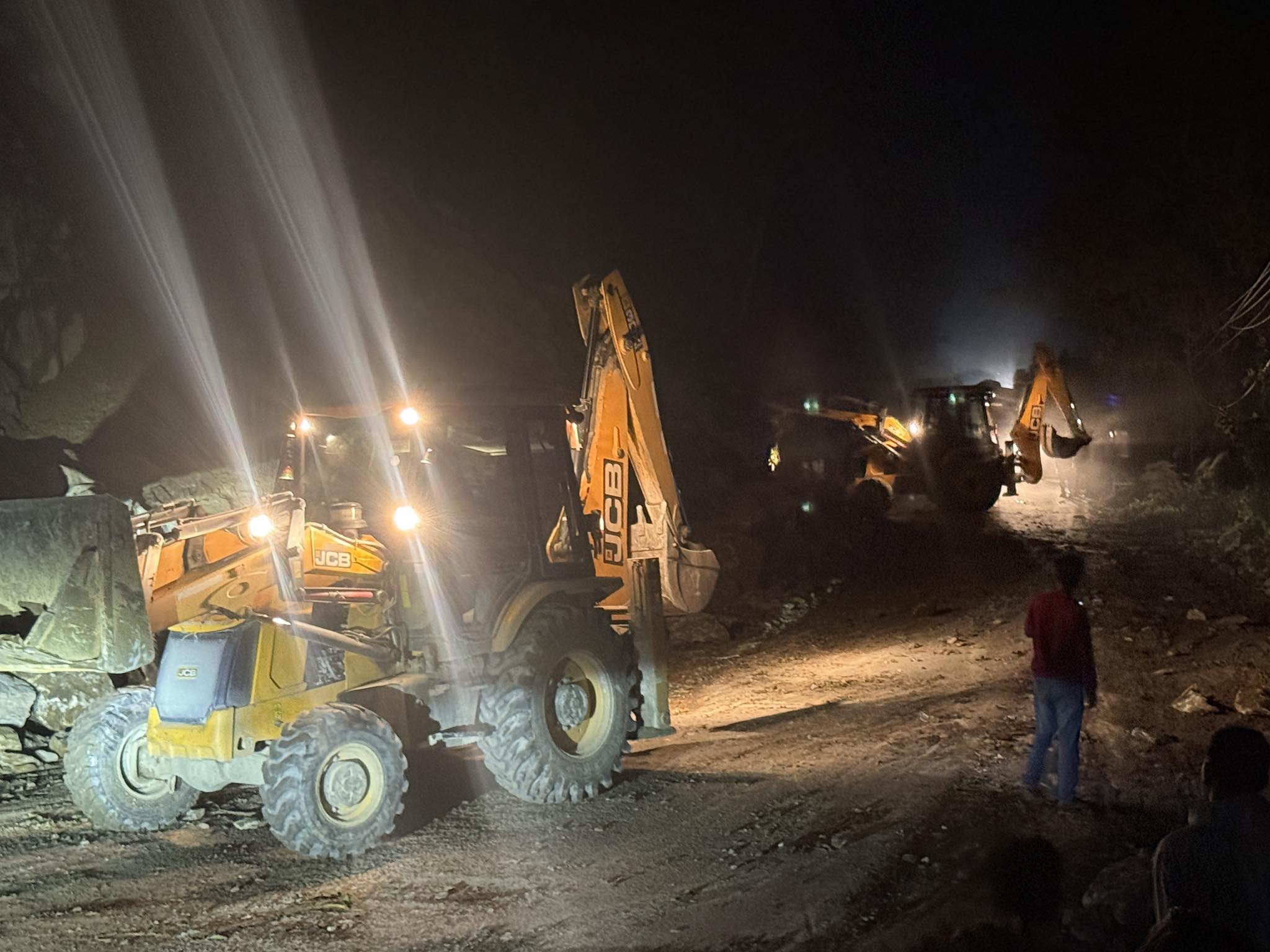 अवरुद्ध पृथ्वीराजमार्ग  दुईतर्फी खुल्यो