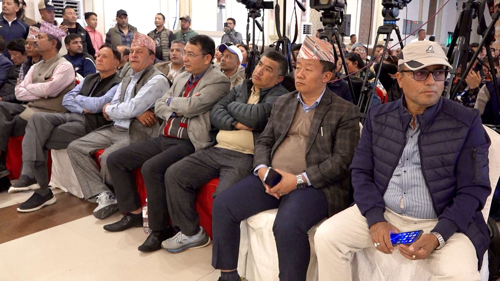 कांग्रेस संस्थापन पक्षको भेलाः विशेष समय सान्दर्भिक छैन नियमित महाधिवेशन गरौं कांग्रेस संस्थापन पक्षको भेलाः विशेष समय सान्दर्भिक छैन नियमित महाधिवेशन गरौं