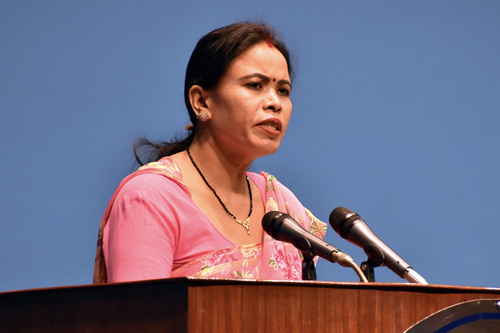 पूर्वसांसद गंगा थारु आफ्नै गाउँका महिलाबाट कुटिइन्