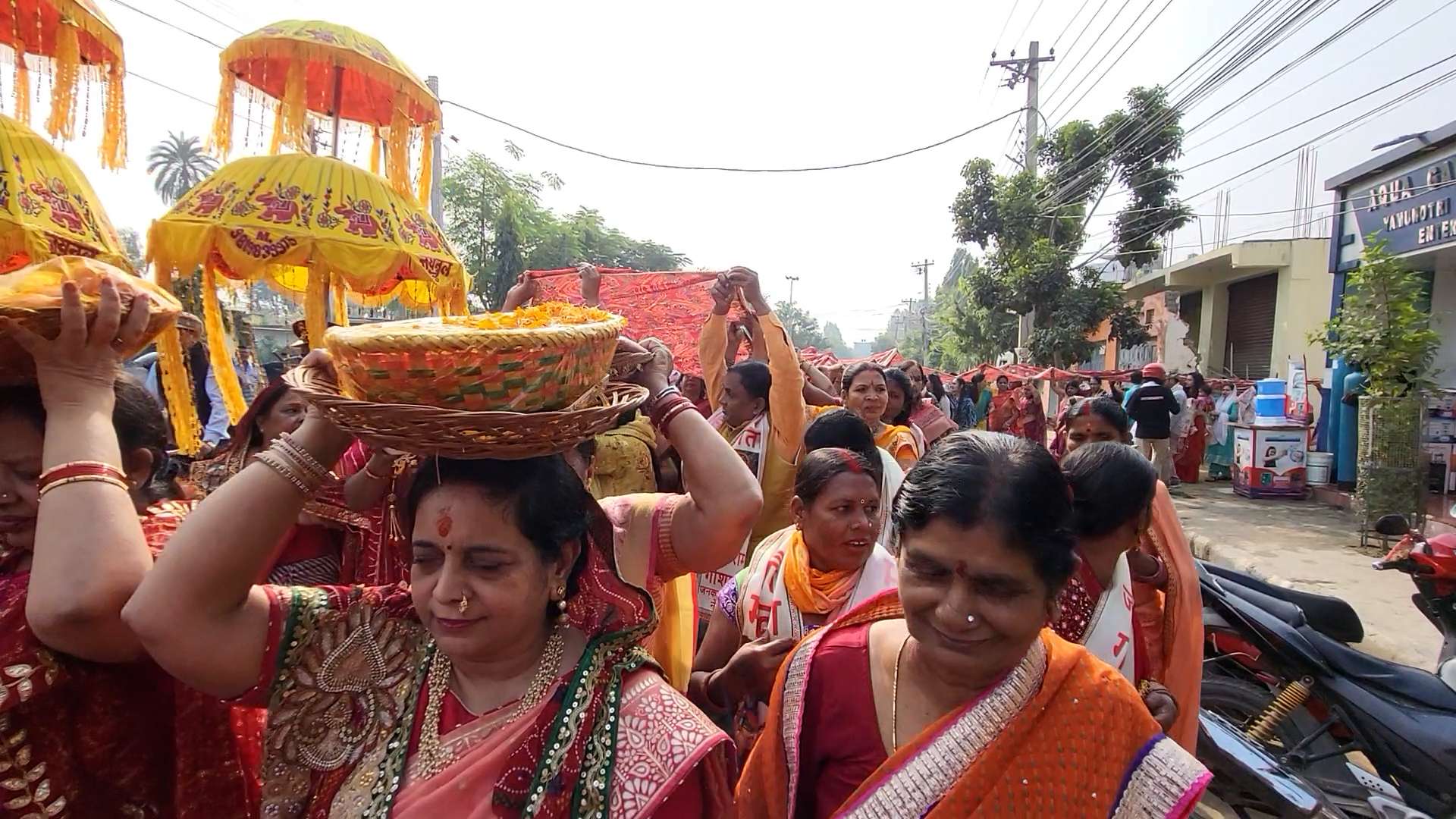 जानकी मन्दिरमा १११ मिटरको चुनरी माता सीतालाई अपर्ण