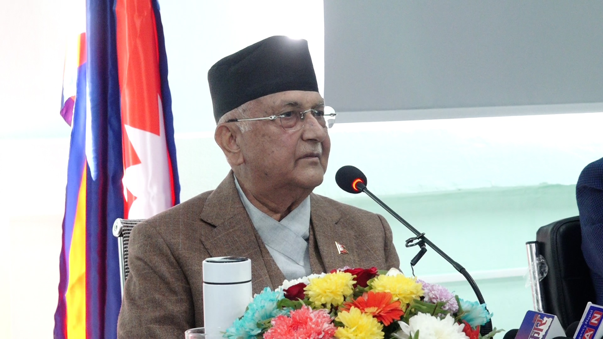 जेनजी आन्दोलनको जिम्मा ओलीले लिनुपर्छ भन्ने अभिव्यक्ति पार्टीविरुद्धको हमला :ओली जेनजी आन्दोलनको जिम्मा ओलीले लिनुपर्छ भन्ने अभिव्यक्ति पार्टीविरुद्धको हमला :ओली