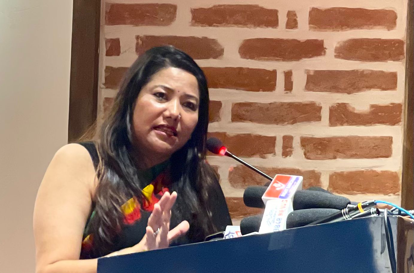 जेनजी विद्रोहले लोकतान्त्रिक प्रणाली माथि प्रश्न उठाएको छ : नेतृ झाक्रि जेनजी विद्रोहले लोकतान्त्रिक प्रणाली माथि प्रश्न उठाएको छ : नेतृ झाक्रि