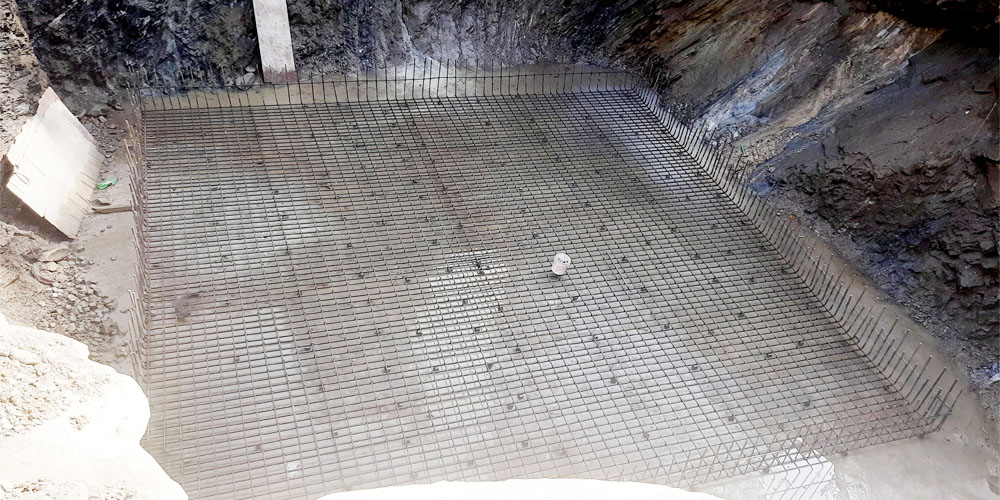 चितवनको कयरखोलमा पक्की पुल निर्माण हुँदै