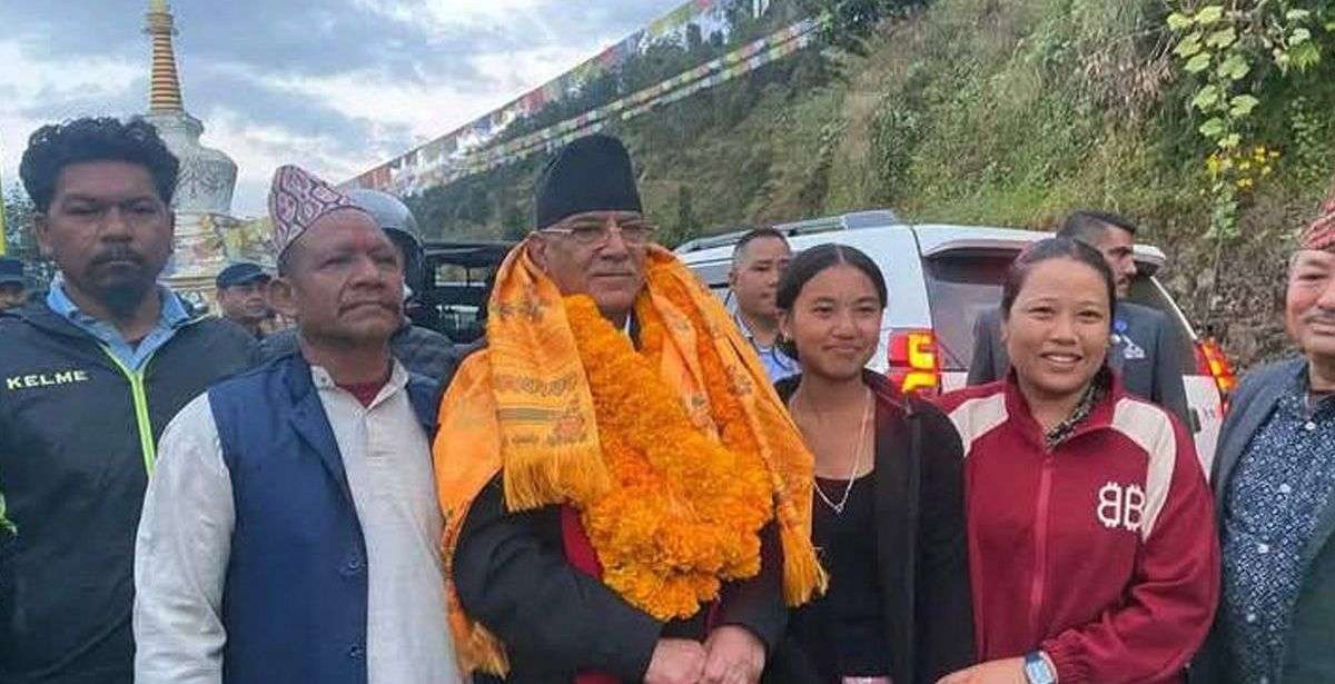 घलेगाउँ सांस्कृतिक भवनको उद्घाटनका लागि नुवाकोट पुगे प्रचण्ड