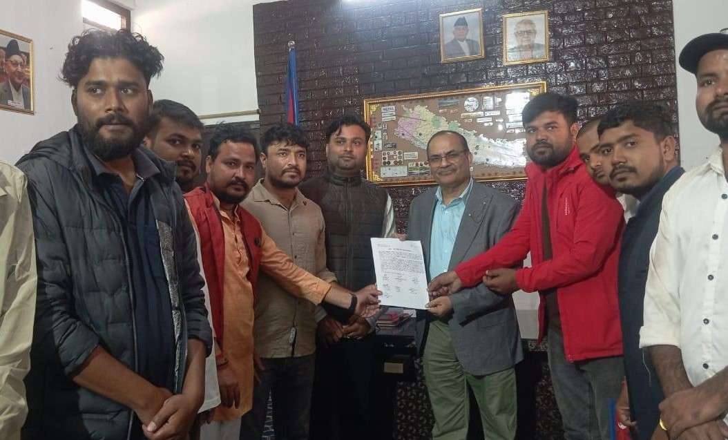 मधेश प्रदेशका मुख्यमन्त्री यादवको गतिविधि रोक्का गर्न युवा संगठनहरुको माग मधेश प्रदेशका मुख्यमन्त्री यादवको गतिविधि रोक्का गर्न युवा संगठनहरुको माग