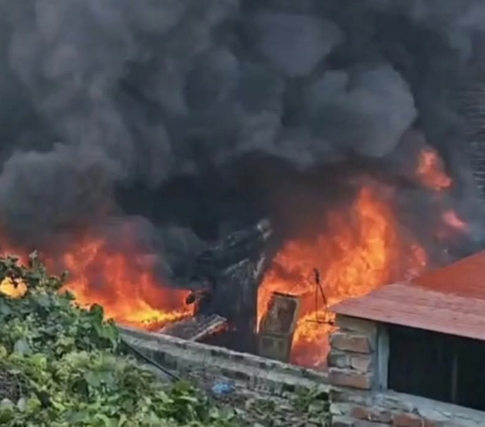 प्लाष्टिक उद्योगमा भीषण आगलागी