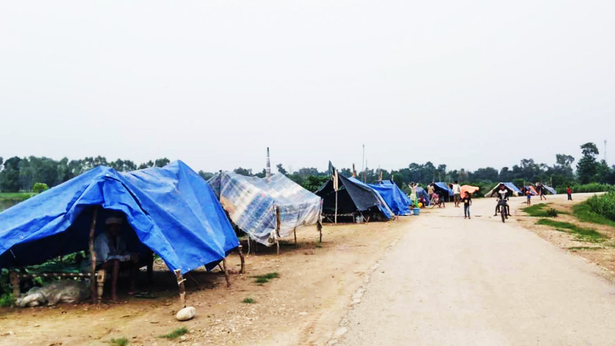 बाढीपीडित परिवारका न ओढ्ने कपडा न त बास