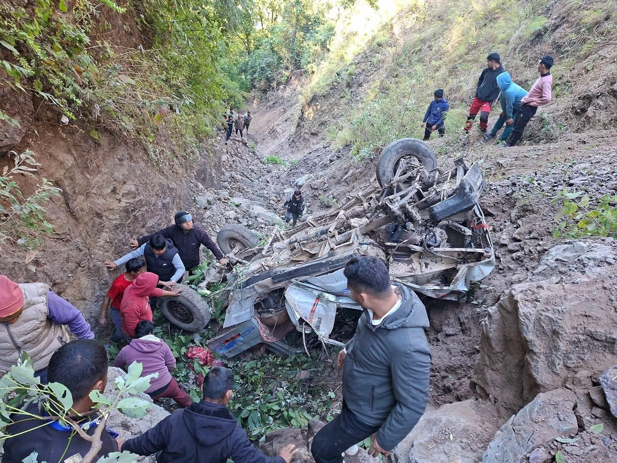 पाल्पामा यात्रु झार्ने क्रममा जीप दुर्घटना हुँदा ३ जनाको मृत्यु पाल्पामा यात्रु झार्ने क्रममा जीप दुर्घटना हुँदा ३ जनाको मृत्यु
