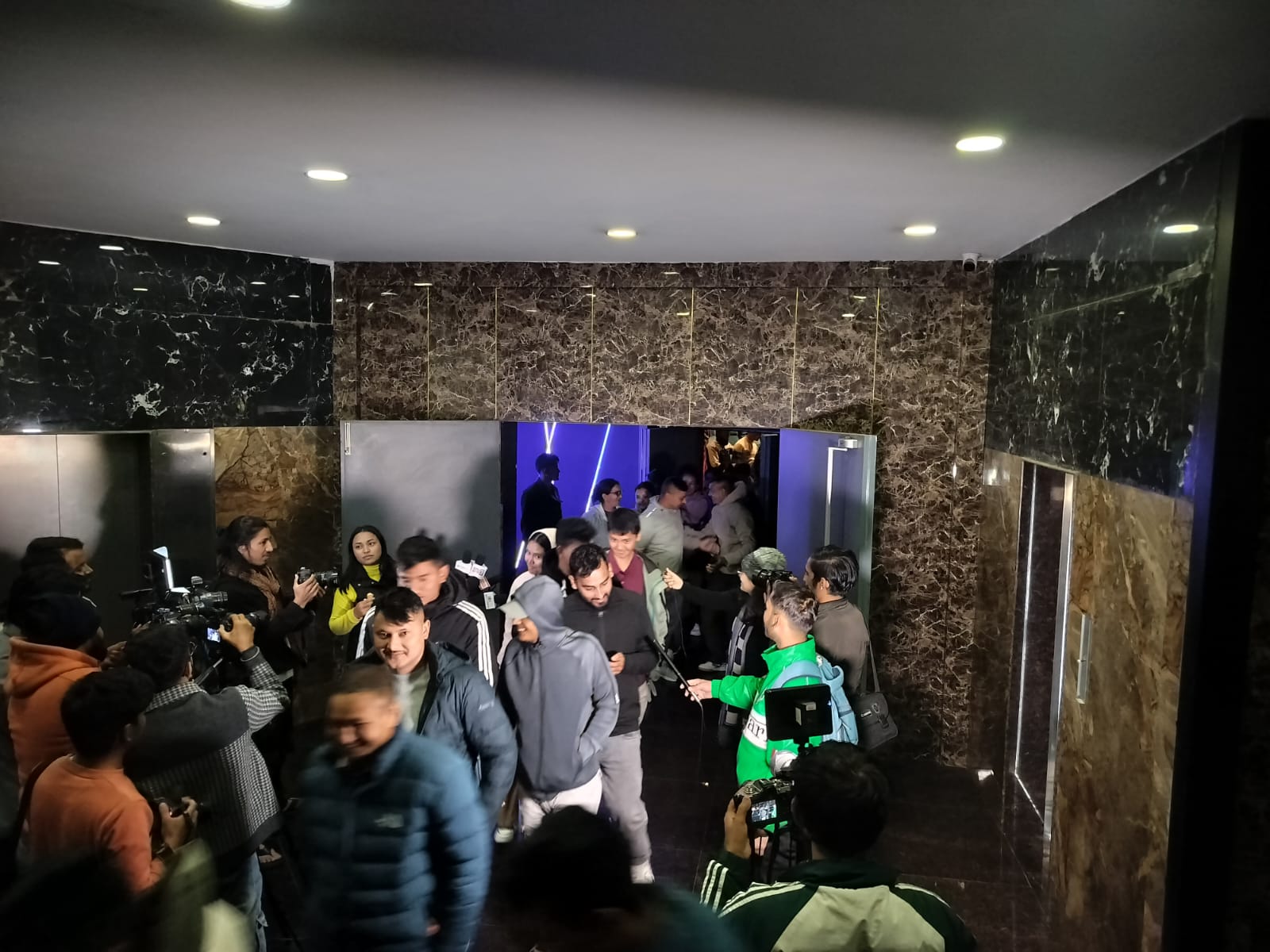 अभिमन्यु’लाई दर्शकको राम्रो रिभ्यू, हल पुगेका दर्शकले भने– हेर्न नछुटाउनु होला